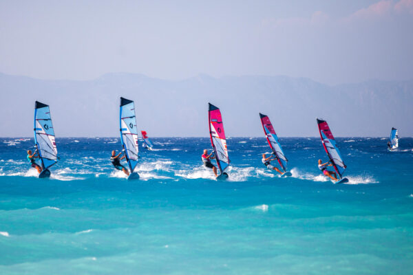 Wingfoilsurfer am Meer in Trianda